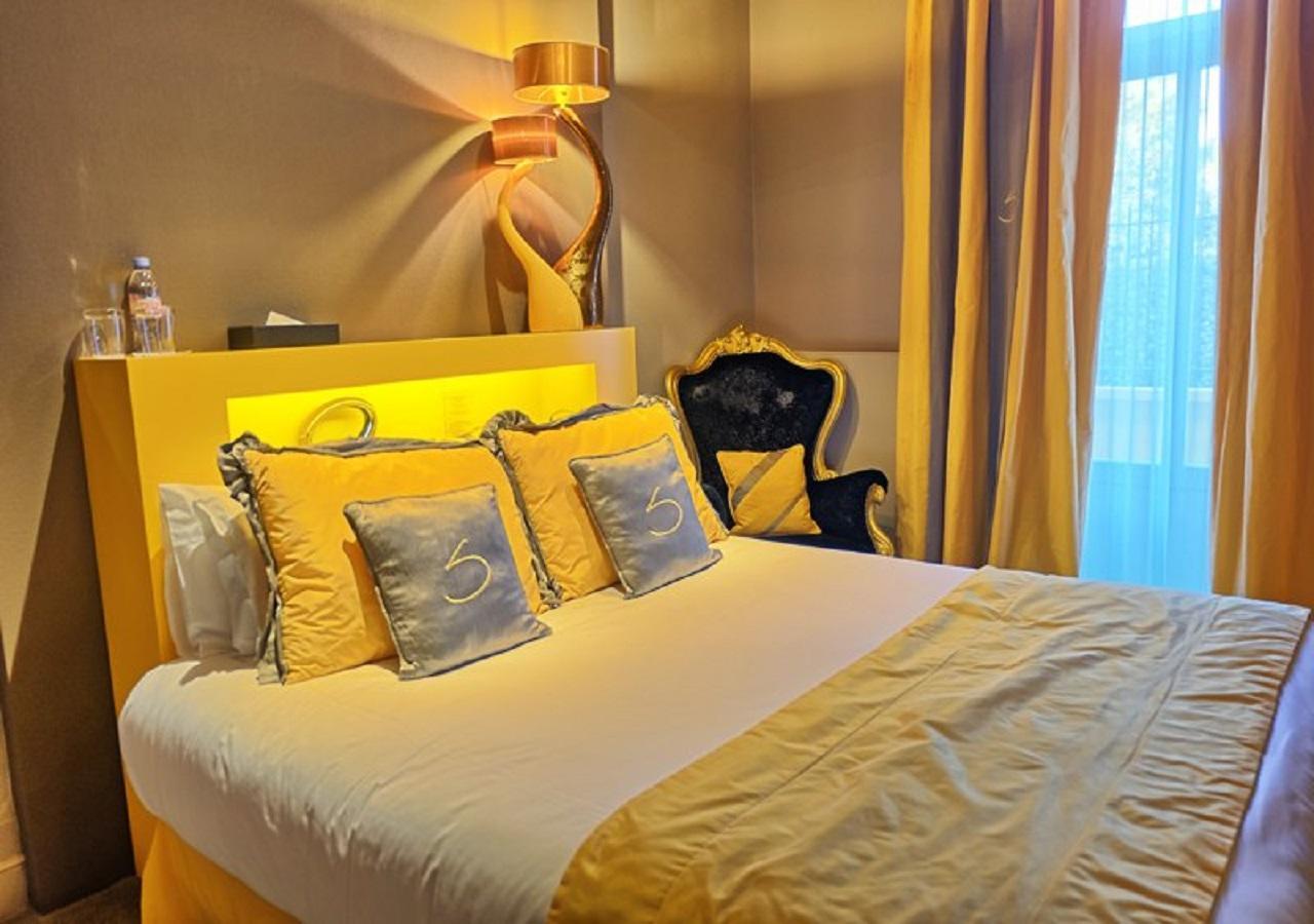 Le Stelsia Resort Saint-Sylvestre-sur-Lot Eksteriør billede
