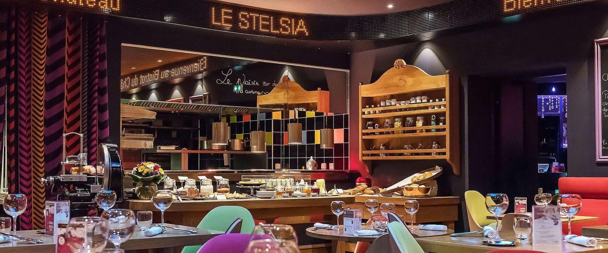 Le Stelsia Resort Saint-Sylvestre-sur-Lot Eksteriør billede
